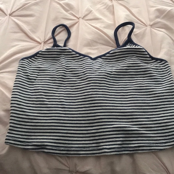 crop top - Picture 1 of 3